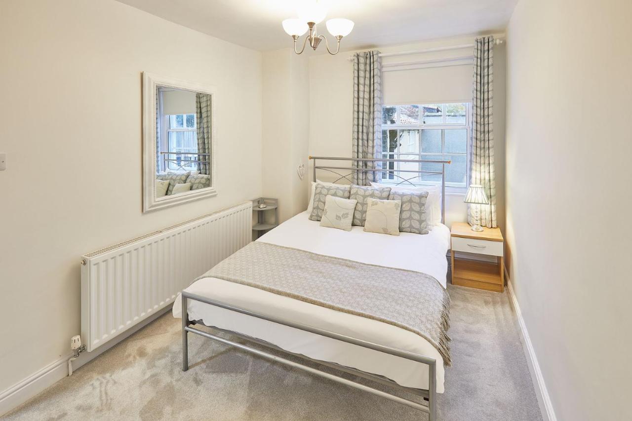 Host & Stay - Princess Place Townhouse Whitby Extérieur photo